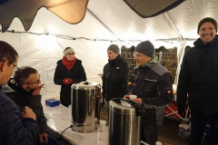 Glühwein und Kakao Ausgabe
